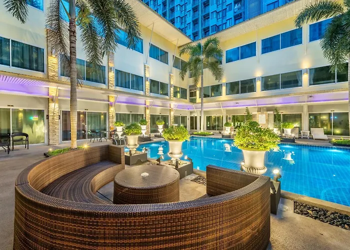 Qiu Hotel Sukhumvit - Bts On Nut Station